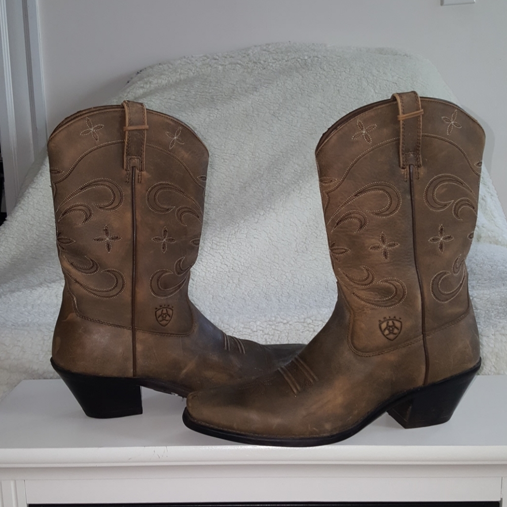 Ariat Womens Cowboy boots